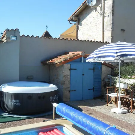 Noir Et D'hotes Bed & Breakfast Genouille (Vienne)