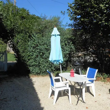 Noir Et D'hotes Genouille (Vienne)