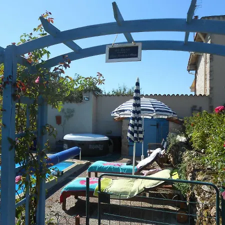 Noir Et D'hotes 住宿加早餐酒店 Genouille (Vienne)