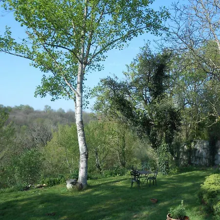 Noir Et D'hotes Genouille (Vienne)