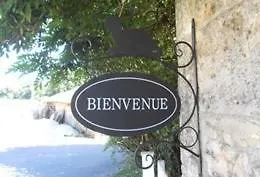 Noir Et D'hotes Genouille (Vienne)